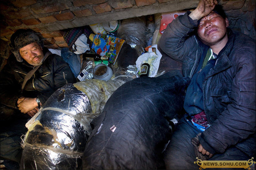 下水道里的蒙古国穷人