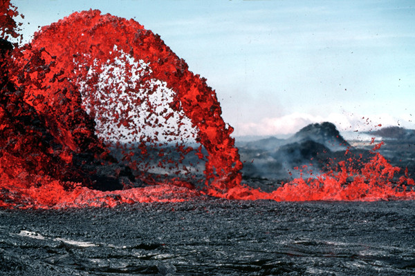 火山喷发为什么会有闪电?