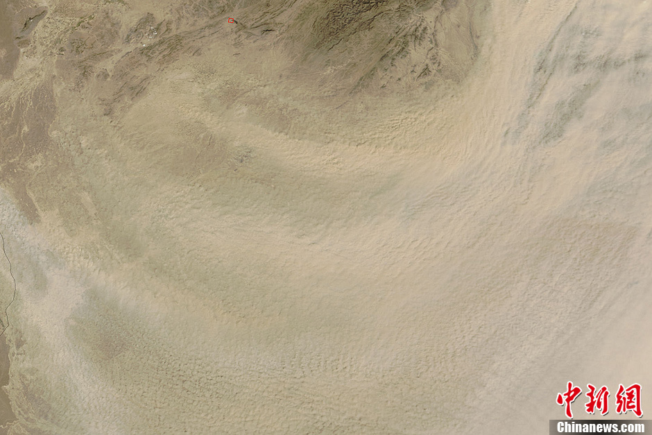 nasa发布亚洲西南部超级沙尘暴卫星图