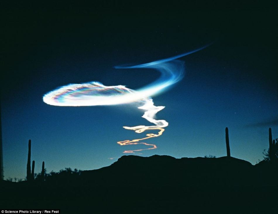 世界各地罕见奇云幻景:透镜云似飞碟