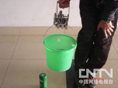 [我爱发明]网友原创:人体仿真机械手-发明梦工