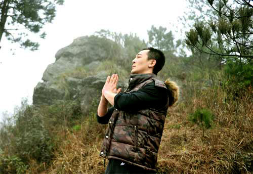 元坑两镇交界处,风景区由宝山,演山,七台山三大景区组成,有石宝峰